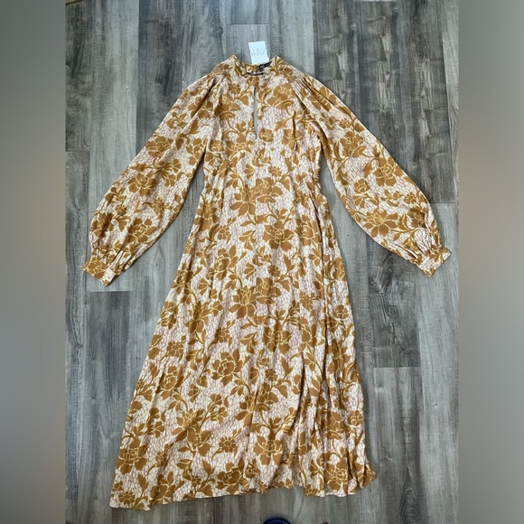 NWT ZARA Long Sleeve Open Back Floral A-line Midi Dress. Size L Blogger Favorite - Picture 2 of 5